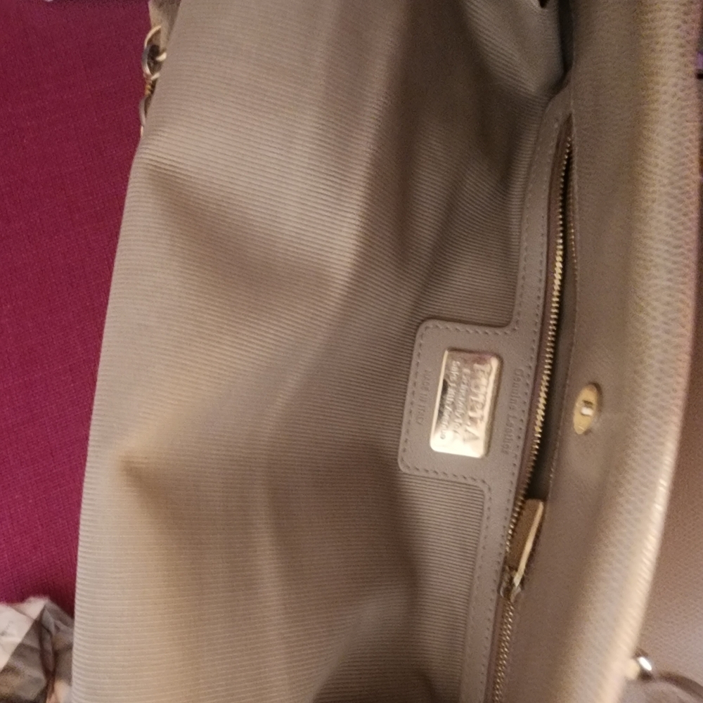 Handbag - Picture 5 of 9